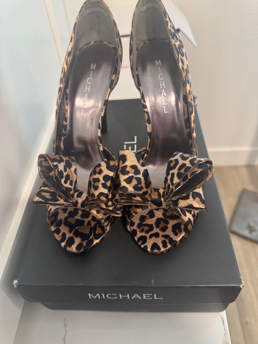 Michael Shannon Leopard Print Peep-Toe Bow Heels - Brown/Black